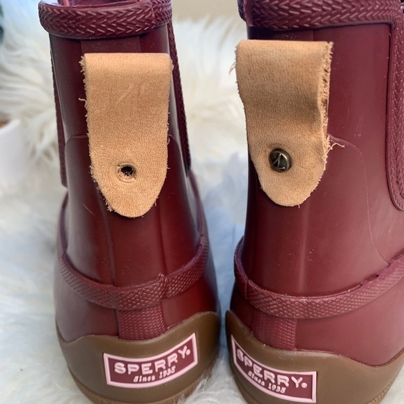 Sperry
Syren Cove Rubberized Chelsea Boot - Picture 6 of 11